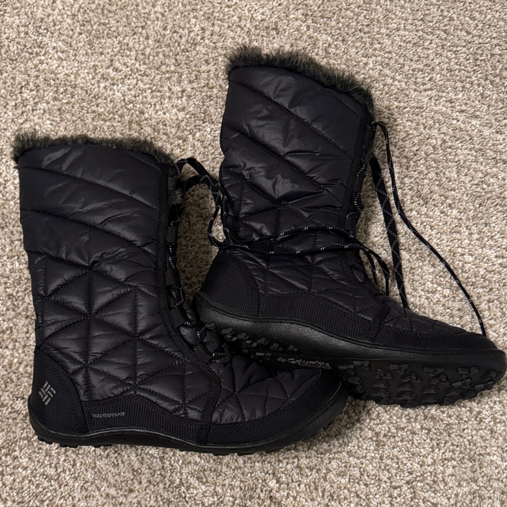 Columbia Women's Black Quilted Winter Boots